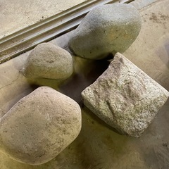 四角い石　漬物石の画像