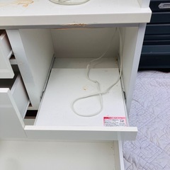 ニトリ食器棚　汚れ有りますの画像