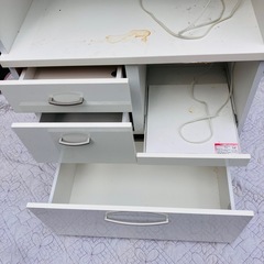 ニトリ食器棚　汚れ有りますの画像