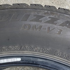 ☆お話し中☆13.中古スタッドレスタイヤ ブリジストン BLIZZAK DM-V3 2020年製 225/60R17の画像