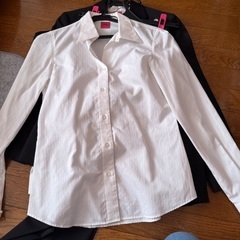 レディーススーツの画像