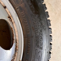 トラック　バス
タイヤ　一本のみの画像