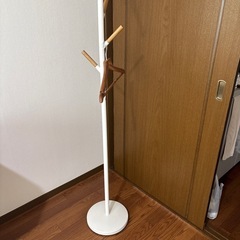 ハンガーラックの画像