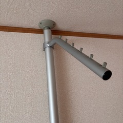 天井つっぱりハンガー／ワイヤーネットの画像