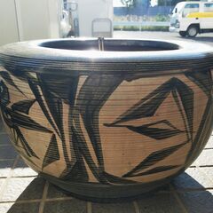 △ 火鉢 ひばち 灰入り 火箸 ひばし付き 高さ 32㎝ 直径 52㎝ 火箸に劣化によるサビと剥がれの画像