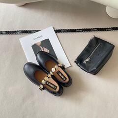 CHANEL マリージェーン パンプス ブラック レザー ゴールドバックルの画像