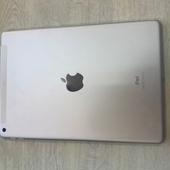 iPad シルバー 第7世代 32GB Wi-Fi + Cellularモデル　ケース充電器付きの画像