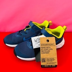 【新品】NIKE スニーカー　20センチの画像