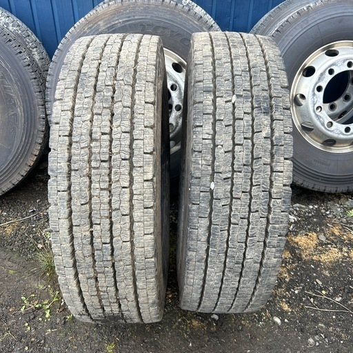 ダンロップ 275/80R22.5 151/148 23年 2本