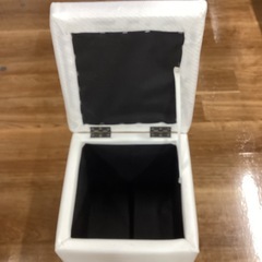 収納ボックス付きスツール【町田市再生家具】1027の画像