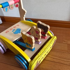 赤ちゃん押し車、ガタガタの画像