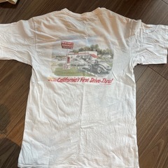 in N out T-shirt ２つ
の画像