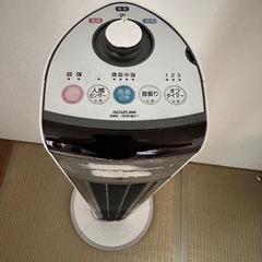 コイズミ タワー扇 ホット＆クール KHF1257W | 送風機能付きファンヒーター AC 人感センサー タワー型 タワーファン 縦型ファン 扇風機 送風機 温風 HOT＆COOL 年中使える 出しっぱなし 自動首振り タイマー リモコン スリム KOIZUMI 小泉成器 KHF-1257/Wの画像