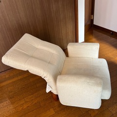 リクライニングシングルチェアーの画像