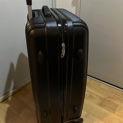キャリーケース Mサイズ　早いもの勝ち🏅の画像