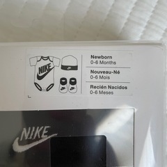 【新品】NIKE ベビー　ロンパース　0〜6ヶ月用の画像