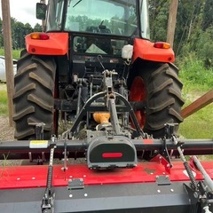 クボタのトラクター「M860W」の画像