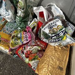園芸ガーデニング　腐葉土や色々　使いさし　まとめての画像
