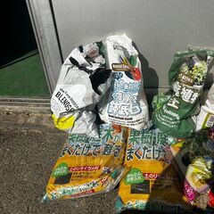 園芸ガーデニング　腐葉土や色々　使いさし　まとめての画像