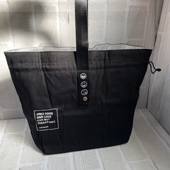 【新品】DAROSSD ランチバッグ お弁当袋 巾着バッグ 保冷  サイズM 大容量 無地 黒の画像