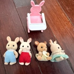 ワンコイン‼️シルバニア人形🐻❤️とベビーチェア✨の画像