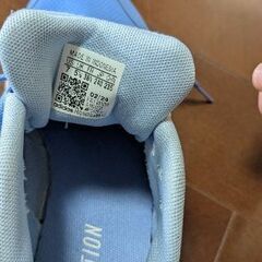 Adidas sneaker の画像