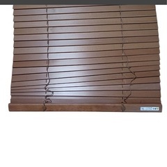 ①ウッドブラインド 木製ブラインド ロールカーテン 約63cm×148cm 羽幅3.5cm 美品の画像