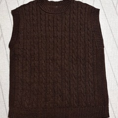 【ほぼ新品】ニットベスト　ユナイテッドアローズの画像