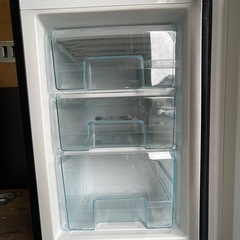 f●■アイリスオーヤマ・冷凍冷蔵庫162L・２ドア【IRSE-16A】スリム/大容量/ボトムフリーザー・ブラック・2022年製の画像