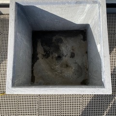 四角い鉢カバーの画像