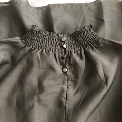 シアーシャツ　ブラック　黒　ベル袖　シンプル　可愛い　大人気　着回し　お洒落の画像