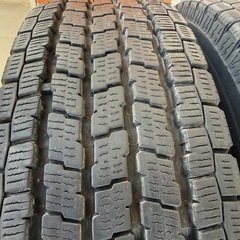 195/80R15 107/105L LT ヨコハマ スタッドレスタイヤ ice GUARD iG91溝有 ハイエース キャラバン 車検対応タイヤの画像