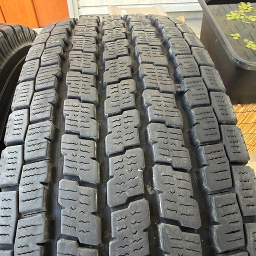 195/80R15 107/105L LT ヨコハマ スタッドレスタイヤ ice GUARD iG91溝有 ハイエース キャラバン 車