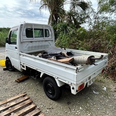 スズキ　キャリー現状8万円屋根断熱塗装済み‼️エアコン不調？の為値引きします。冷えたり冷えなかったり？まだまだ乗れます。部品取り車検取って乗るも大丈夫です。の画像