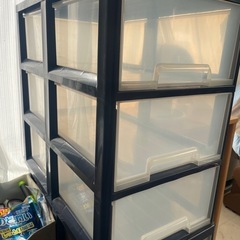 プラスチックの収納ケース(3段)の画像