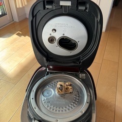 【受渡予定者決定】東芝　炊飯器 rc-10e7vs　の画像
