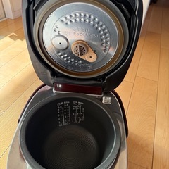 【受渡予定者決定】東芝　炊飯器 rc-10e7vs　の画像