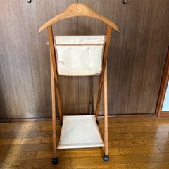 ハンガーラックの画像