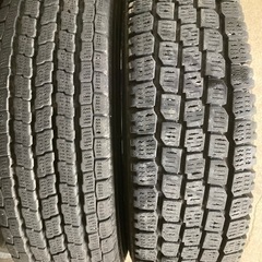 12インチの軽トラック用マルチホイール付きスタッドレスタイヤ4本の画像