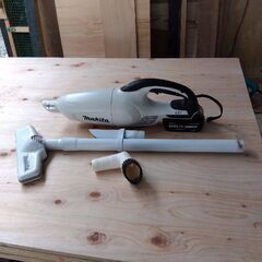 マキタ充電式掃除機　　バッテリー付きの画像
