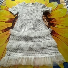 半袖のツイードワンピースです可愛いらしい印象、今の季節ぴったりですの画像