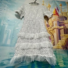 半袖のツイードワンピースです可愛いらしい印象、今の季節ぴったりですの画像