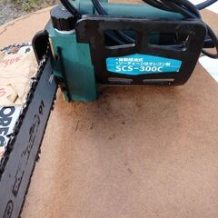 新興　shinko 電動100Vチェンソー　替え刃と替えバー付き　SCS-300Cの画像