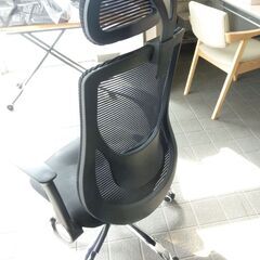 2-15　未使用/新品　在庫３脚　 オフィスチェア ハイバック 跳ね上げ式 アームレスト ヘッドレスト メッシュ ランバーサポート ロッキング デスクチェア 椅子 チェア 学習椅子 ブラックの画像