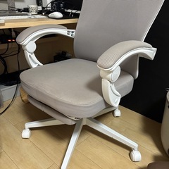 ゲーミングチェアの画像