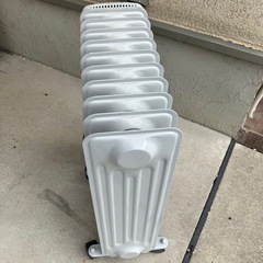 AEG  オイルヒーター ARE1300 エレクトロラックス 暖房 空調 ELECTROLUX ストーブ の画像