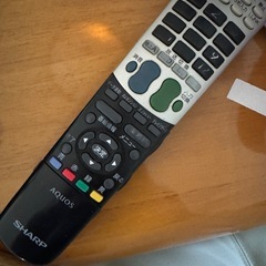 SHARP AQUOS 42インチ テレビの画像