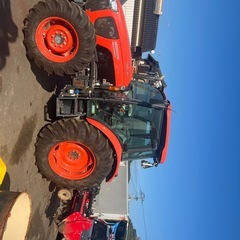 クボタのトラクター「M860W」の画像