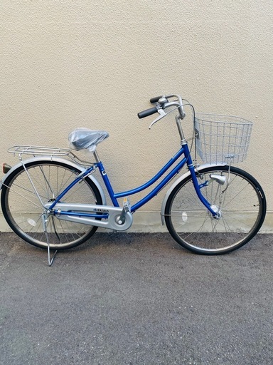 26インチ 、オートライト付きのママチャリなんで、来年から始まる青色切符制度の無灯火とか心配なし！防犯登録も込みなので、購入後、自転車屋に登録しに行くとかいう手間もないですぞ！