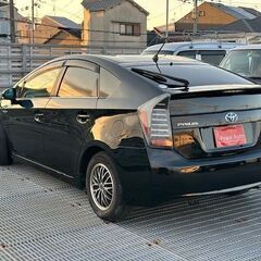 月々２万円～　自社ローン歓迎　☆プリウス　Ｓ　５人乗り☆外装塗り立ての画像